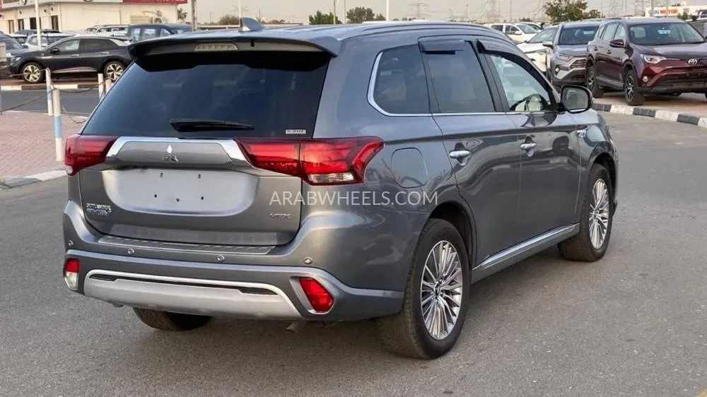 Mitsubishi Outlander 2020 for Sale in Dubai Image-3