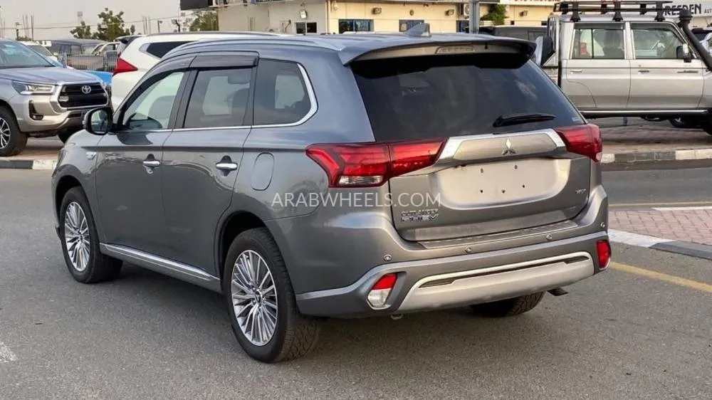 Mitsubishi Outlander 2020 for Sale in Dubai Image-4