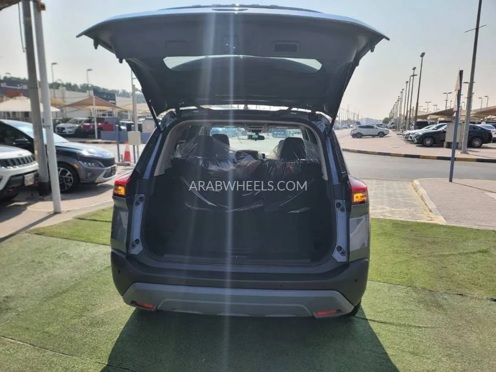 Nissan Rogue 2022 for Sale in Sharjah Image-11