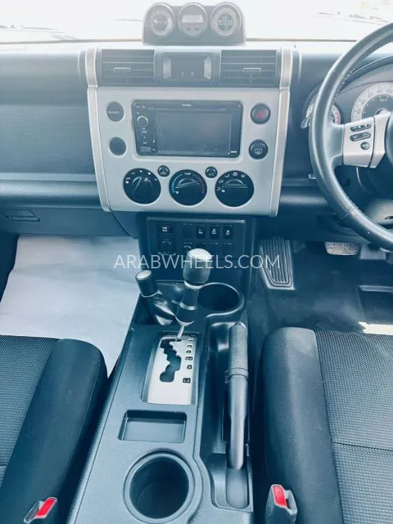 Toyota FJ Cruiser 2015 for Sale in Dubai Image-13