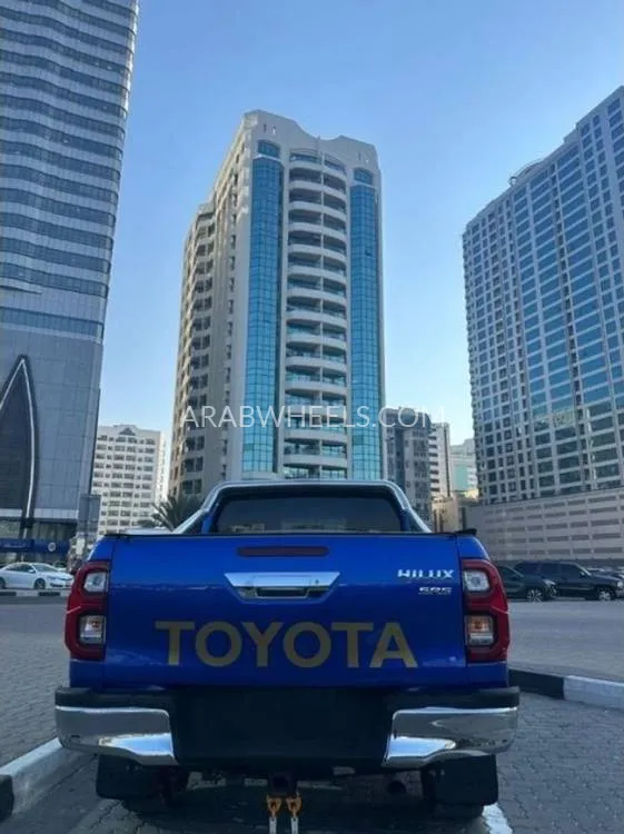 Toyota Hilux 2016 for Sale in Dubai Image-6