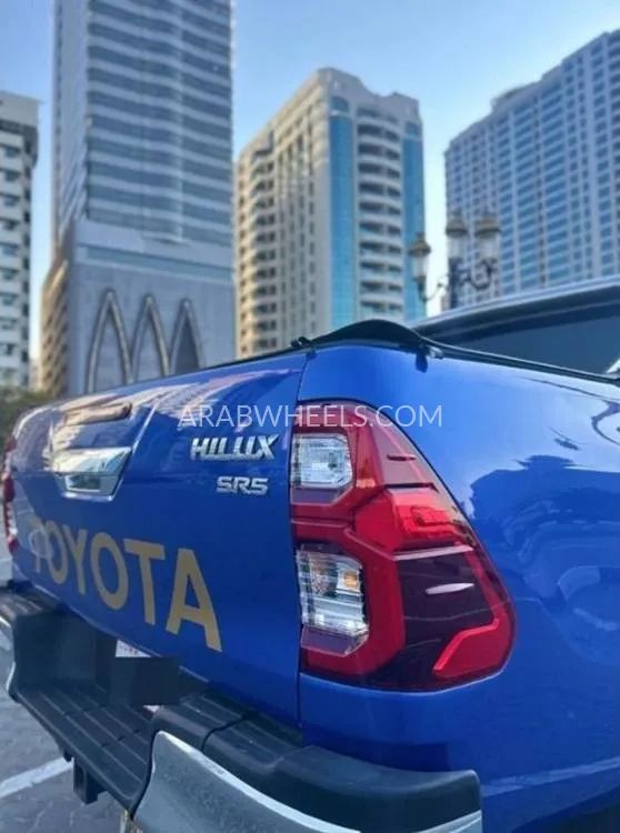 Toyota Hilux 2016 for Sale in Dubai Image-8