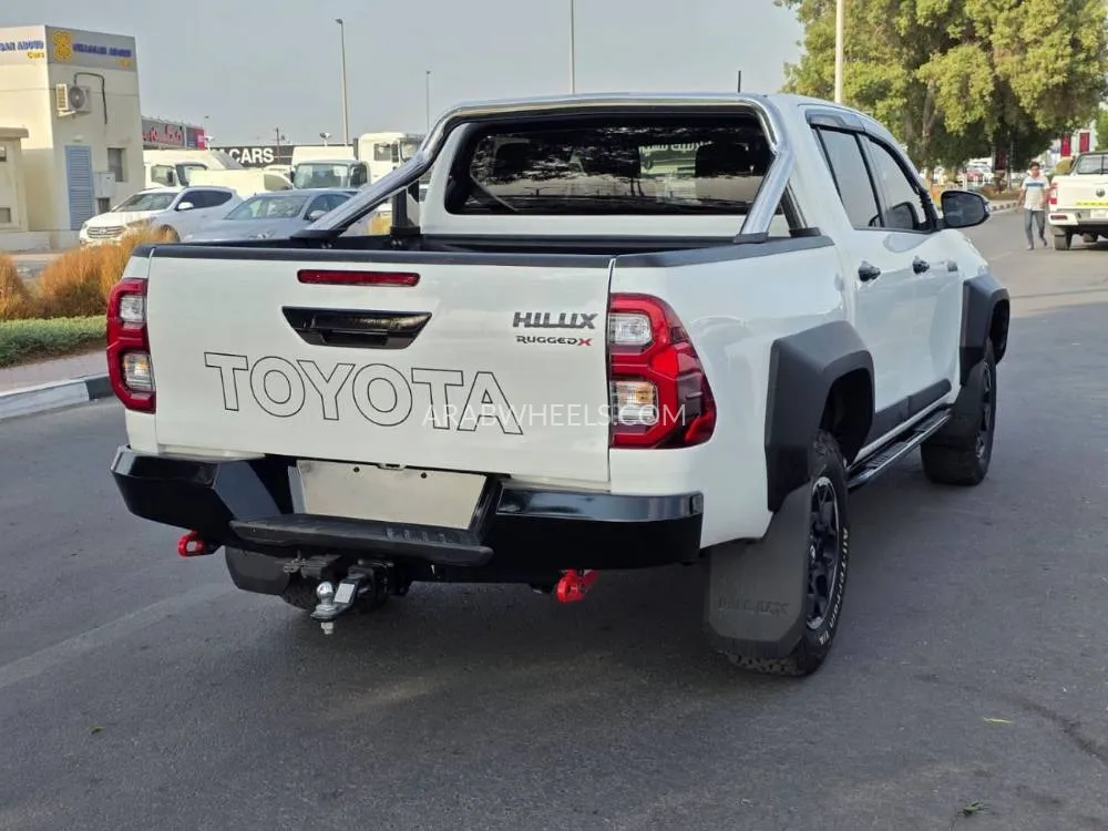 Toyota Hilux 2018 for Sale in Dubai Image-4