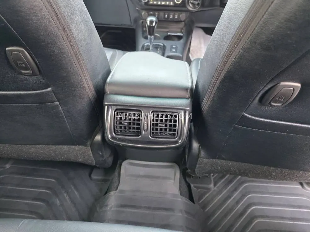 Toyota Hilux 2018 for Sale in Dubai Image-18