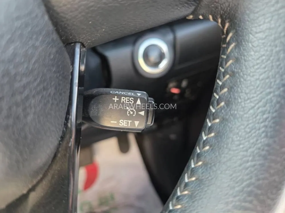 Toyota Hilux 2018 for Sale in Dubai Image-23