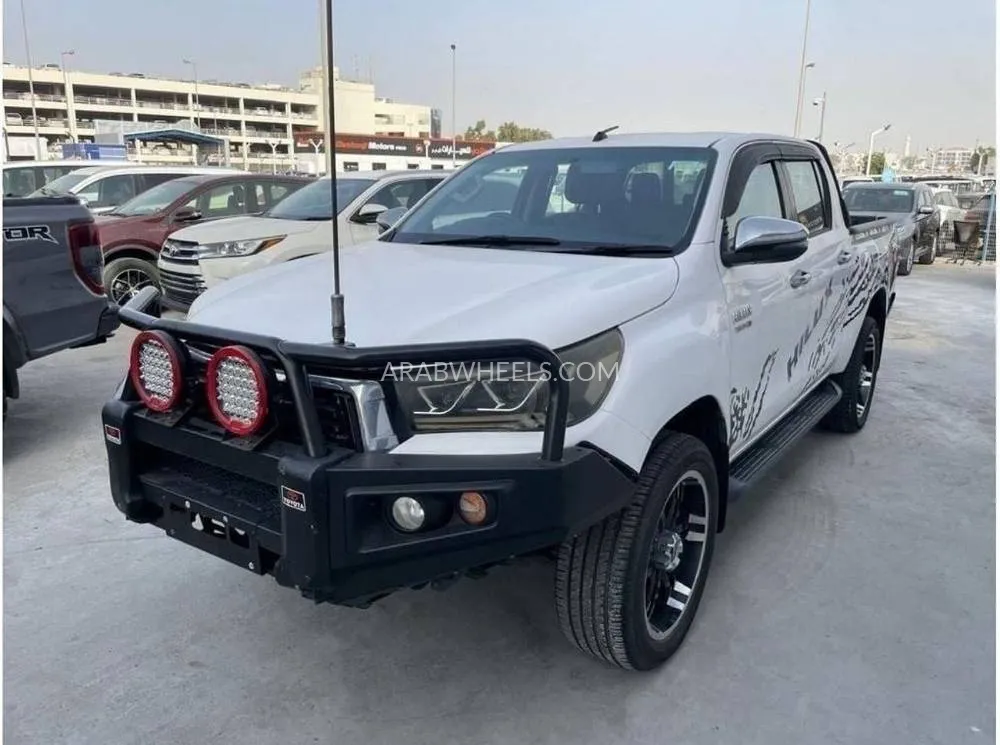Toyota Hilux 2019 for Sale in Dubai Image-2