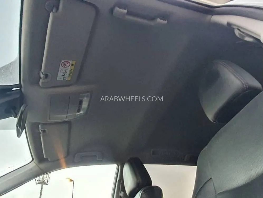 Toyota Kluger 2018 for Sale in Dubai Image-15