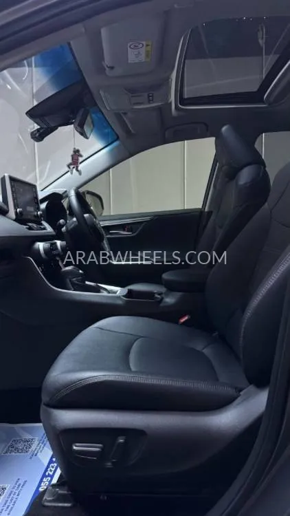 Toyota Rav4 2022 for Sale in Dubai Image-12