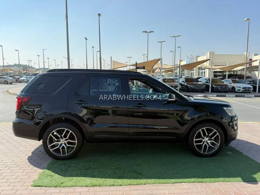 Ford Explorer 2017 for Sale in Sharjah Image-6