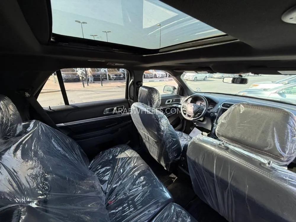 Ford Explorer 2017 for Sale in Sharjah Image-7