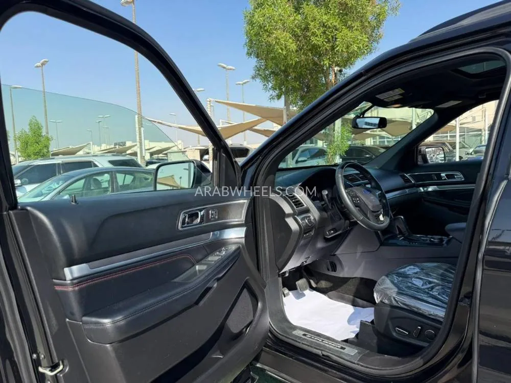 Ford Explorer 2017 for Sale in Sharjah Image-11