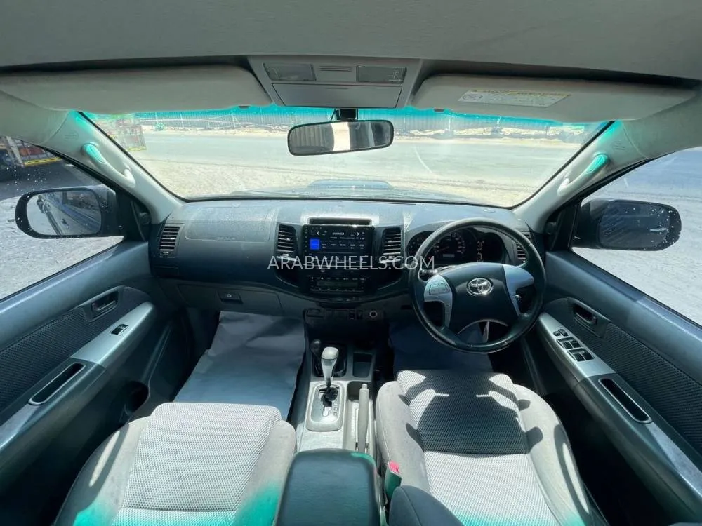 Toyota Hilux 2013 for Sale in Dubai Image-11