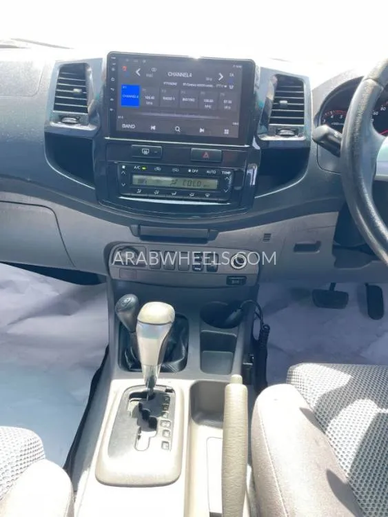 Toyota Hilux 2013 for Sale in Dubai Image-12