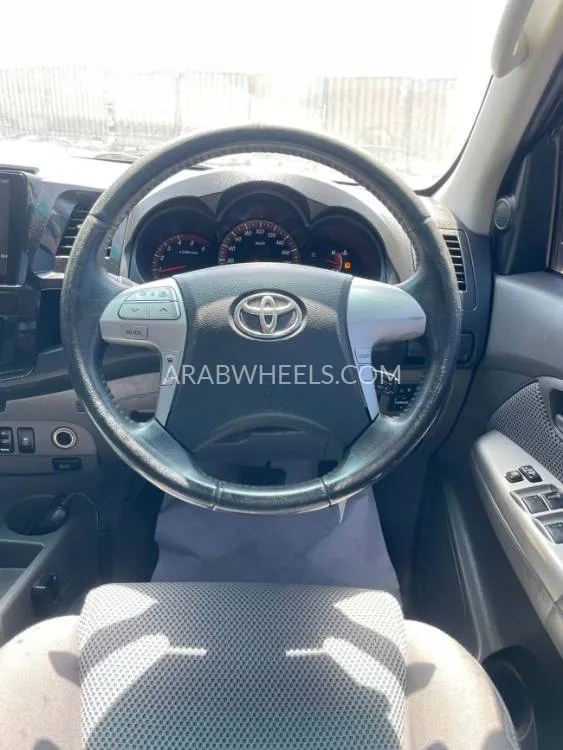 Toyota Hilux 2013 for Sale in Dubai Image-15