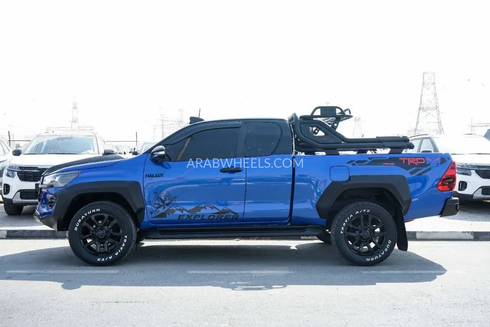 Toyota Hilux 2018 for Sale in Dubai Image-4