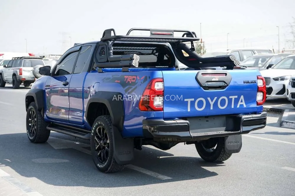 Toyota Hilux 2018 for Sale in Dubai Image-8