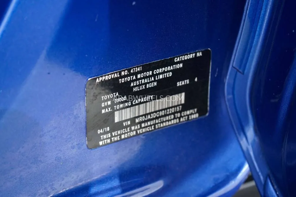 Toyota Hilux 2018 for Sale in Dubai Image-14