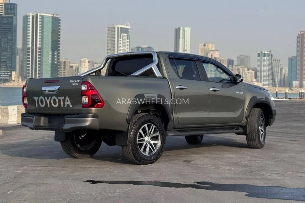 Toyota Hilux 2022 for Sale in Dubai Image-3