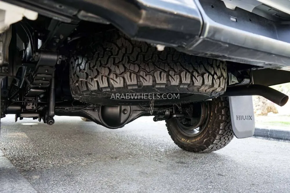 Toyota Hilux 2023 for Sale in Dubai Image-28