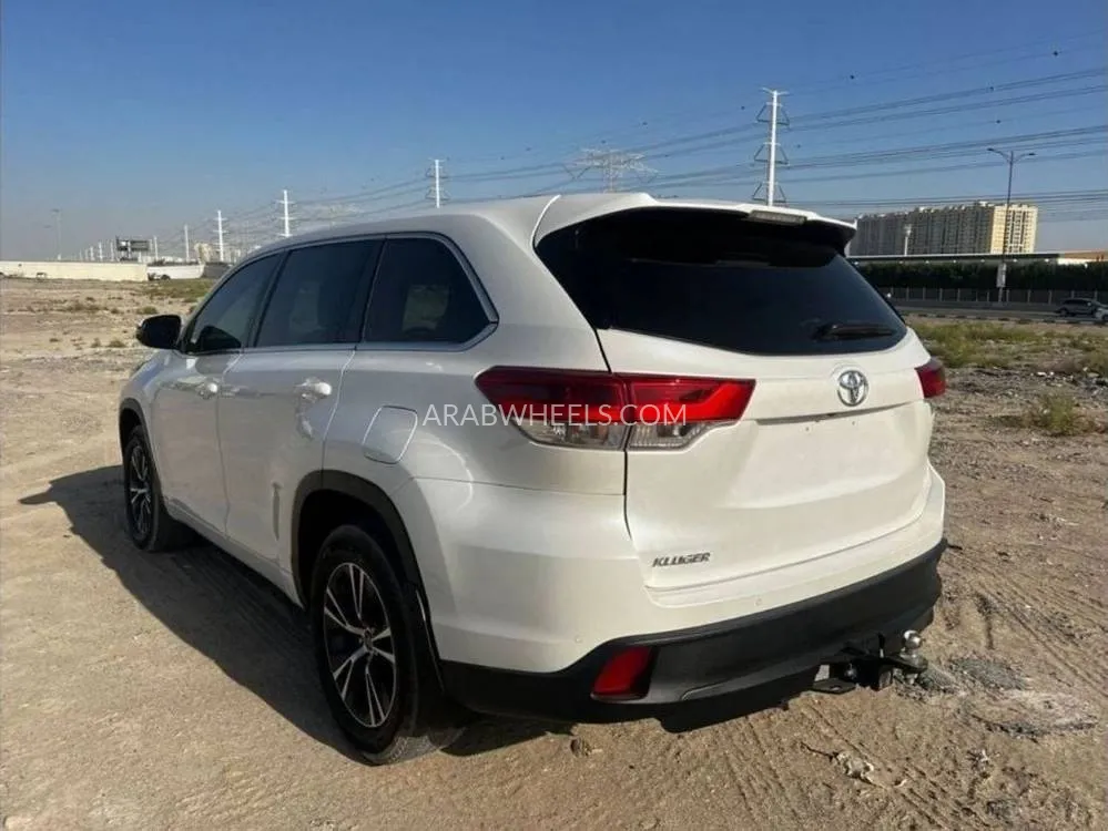 Toyota Kluger 2019 for Sale in Dubai Image-3