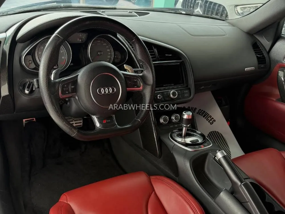 Audi R8 2014 for Sale in Abu Dhabi Image-14