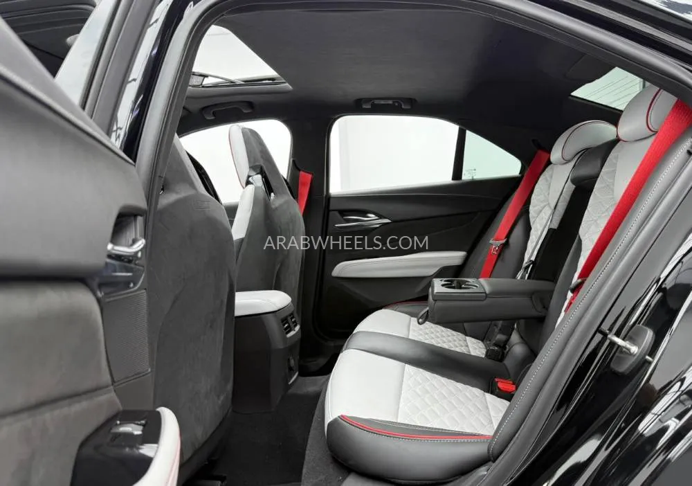 Cadillac CT4 V Blackwing 2023 for Sale in Dubai Image-20