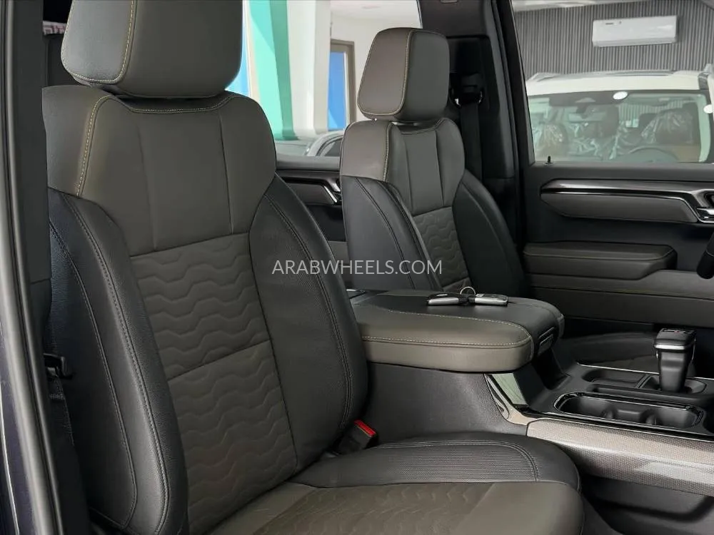 Chevrolet Silverado 2024 for Sale in Abu Dhabi Image-11