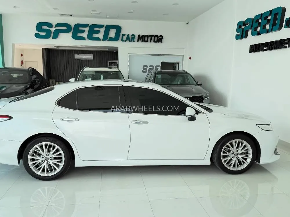 Toyota Camry 2019 for Sale in Abu Dhabi Image-4