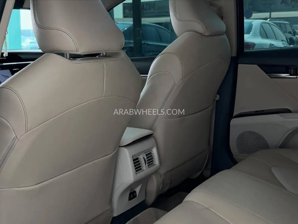 Toyota Camry 2019 for Sale in Abu Dhabi Image-8