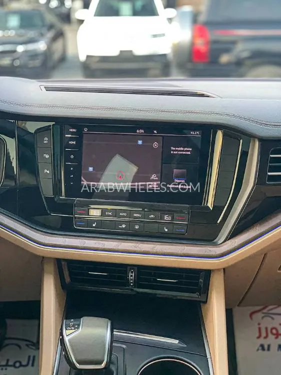 Volkswagen Touareg 2018 for Sale in Abu Dhabi Image-12