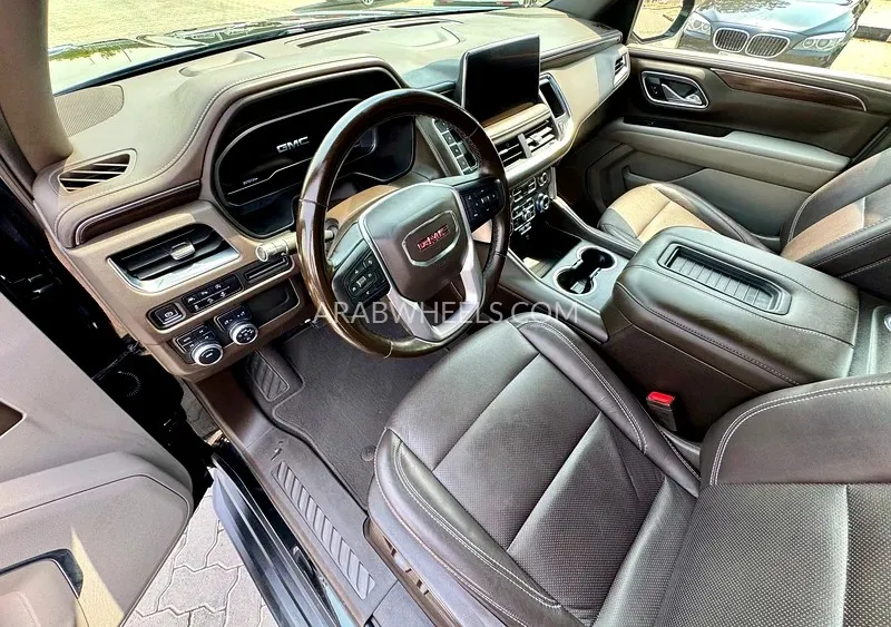 GMC Yukon 2023 for Sale in Sharjah Image-9