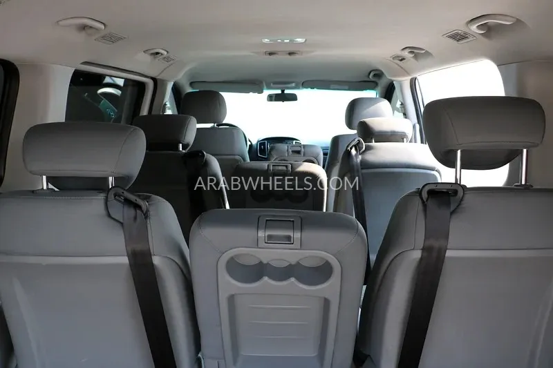 Hyundai H1 2019 for Sale in Abu Dhabi Image-10