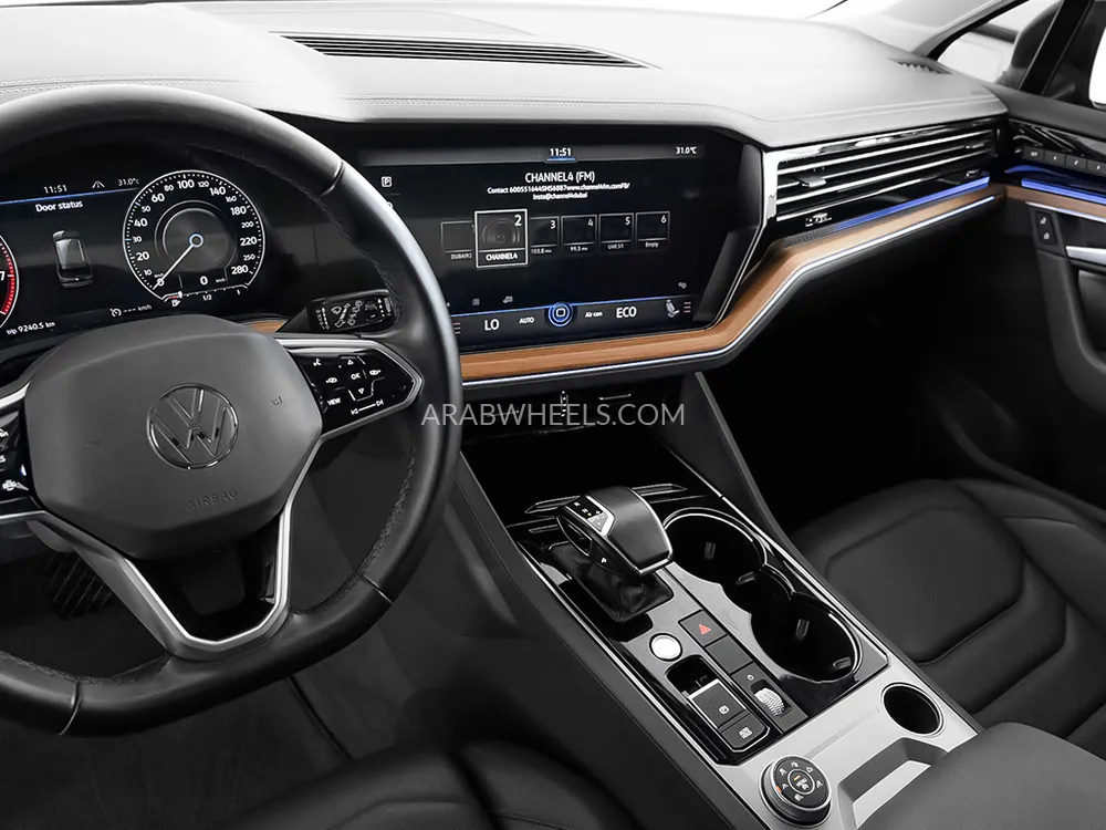 Volkswagen Touareg 2022 for Sale in Dubai Image-9