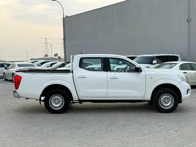 Nissan Navara 2022 for Sale in Abu Dhabi Image-4