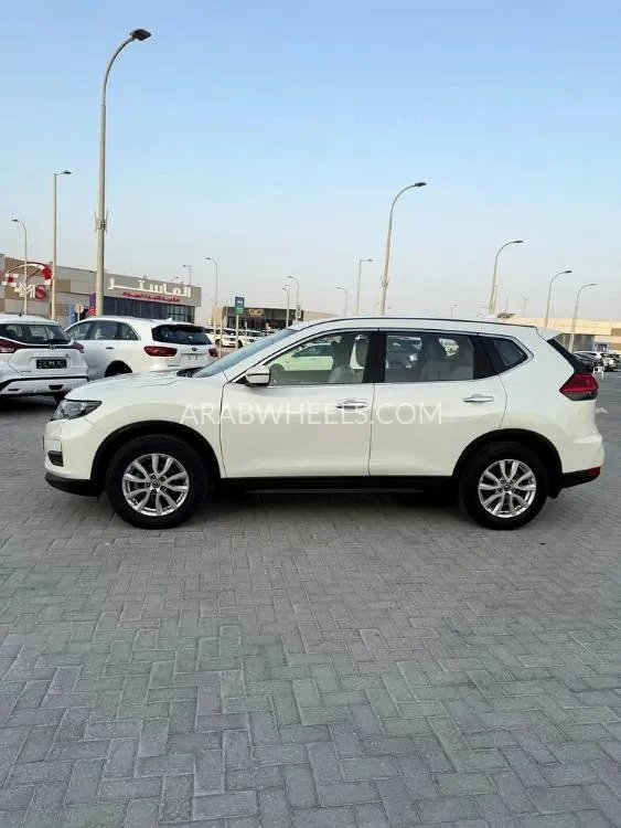 Nissan X-Trail 2018 for Sale in Abu Dhabi Image-4