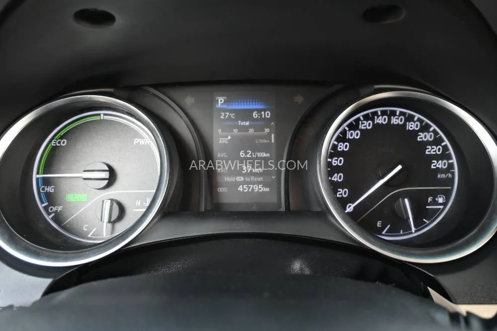 Toyota Camry 2021 for Sale in Dubai Image-3