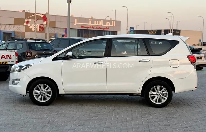Toyota Innova 2020 for Sale in Abu Dhabi Image-4