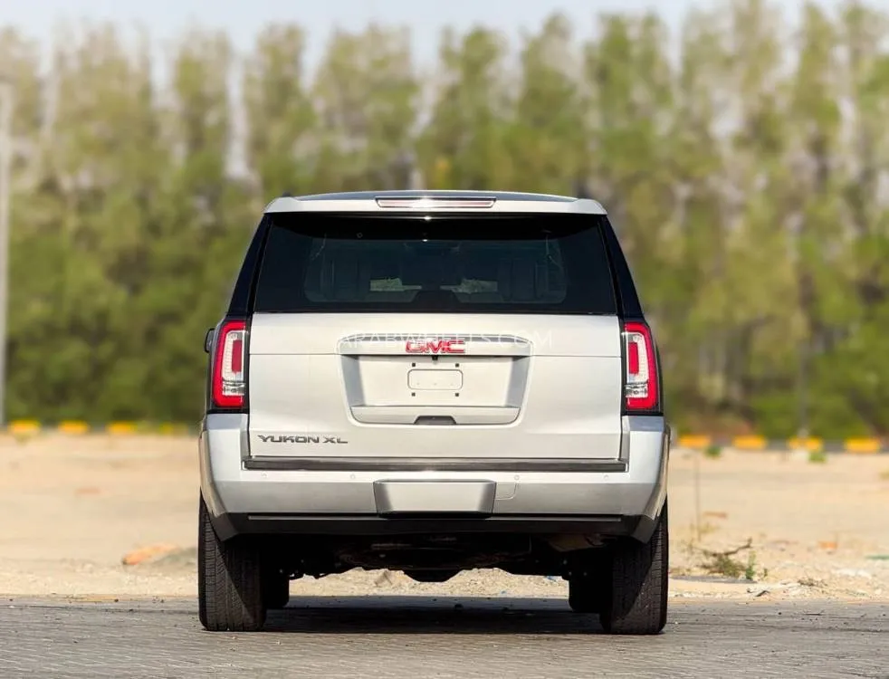 GMC Yukon XL 2020 for Sale in Sharjah Image-5