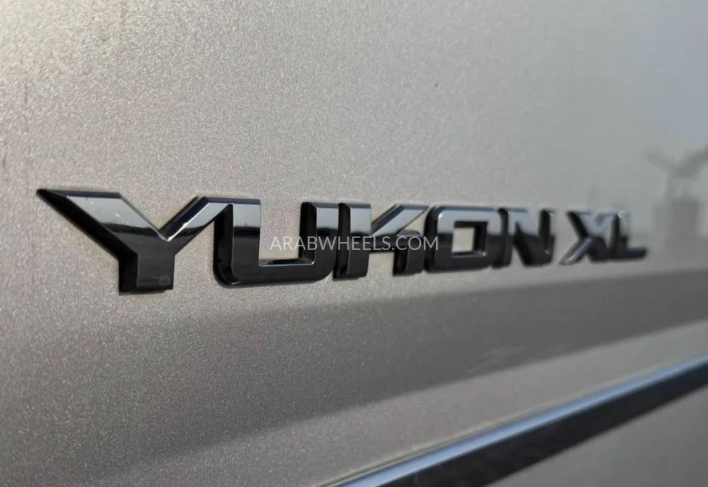 GMC Yukon XL 2020 for Sale in Sharjah Image-8