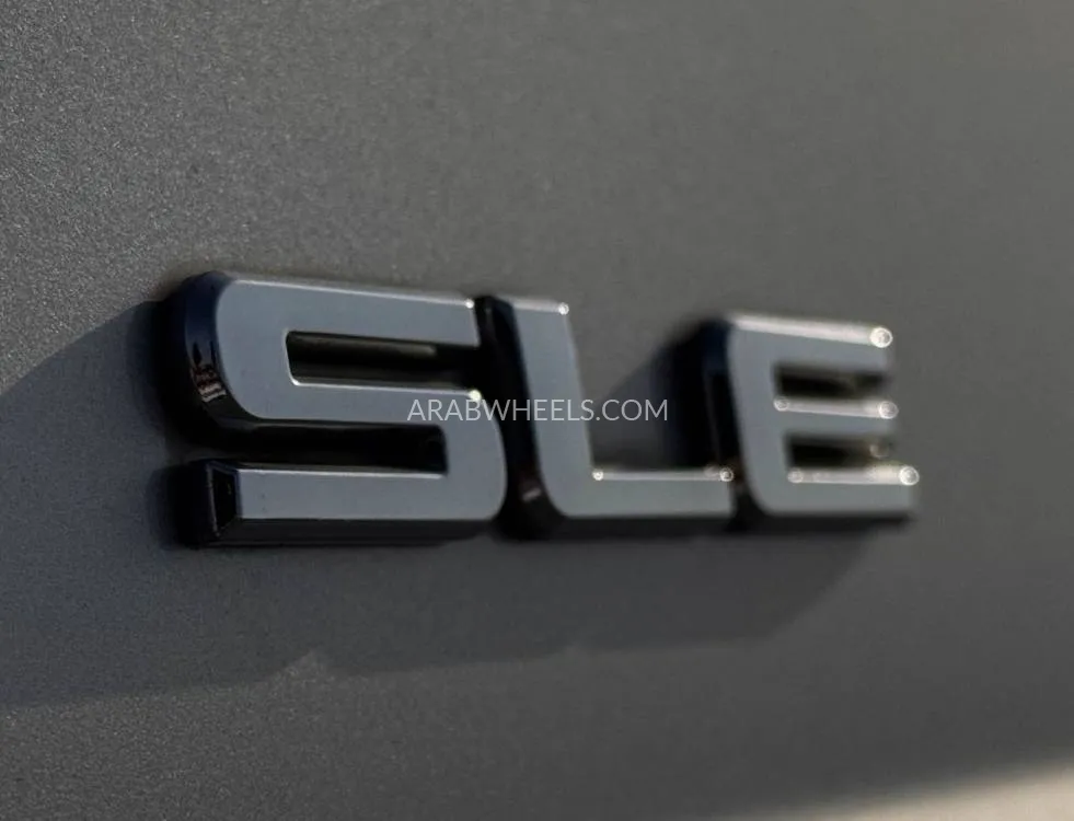 GMC Yukon XL 2020 for Sale in Sharjah Image-9