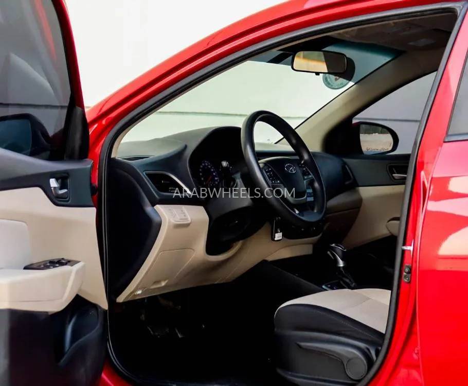 Hyundai Accent 2020 for Sale in Sharjah Image-9