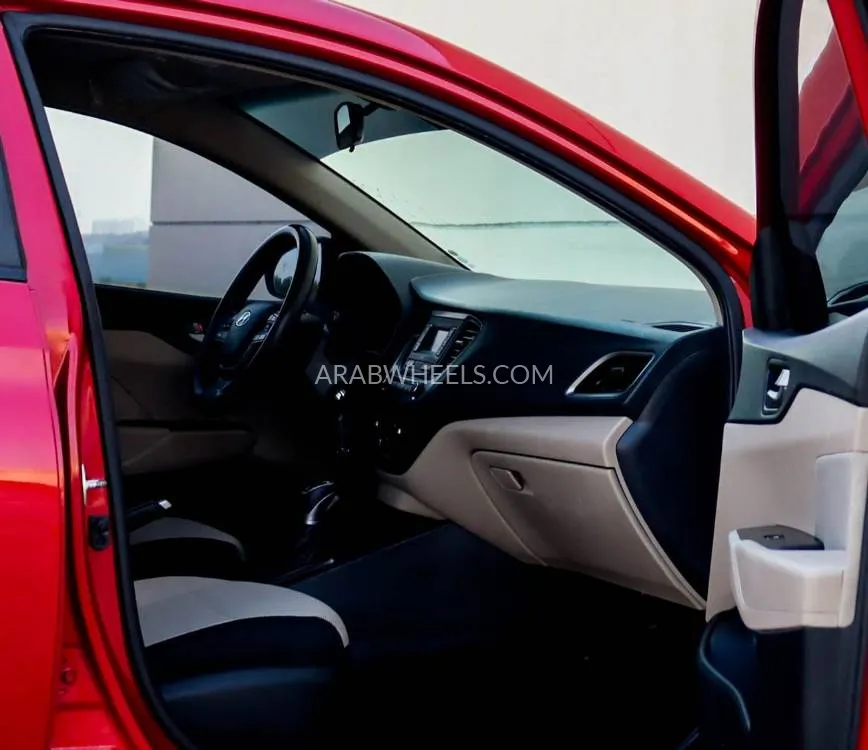 Hyundai Accent 2020 for Sale in Sharjah Image-10