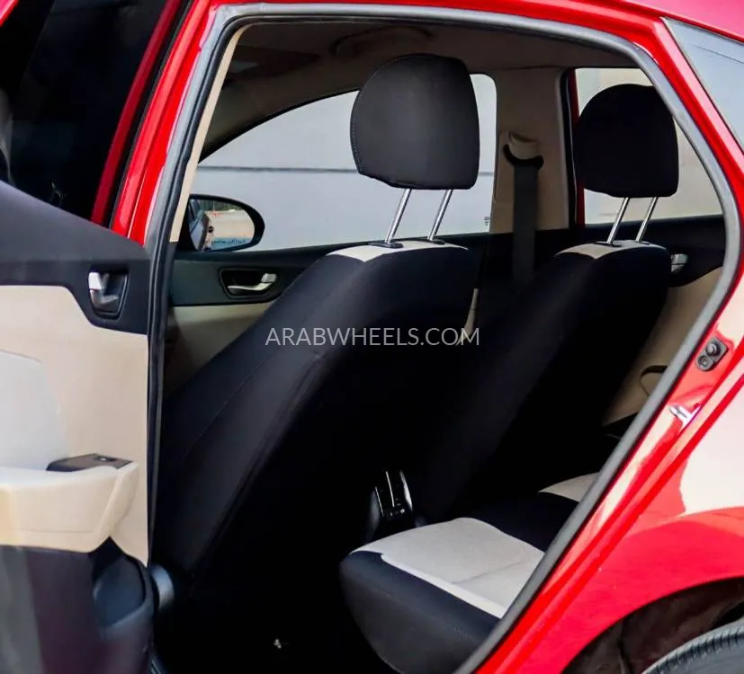 Hyundai Accent 2020 for Sale in Sharjah Image-11