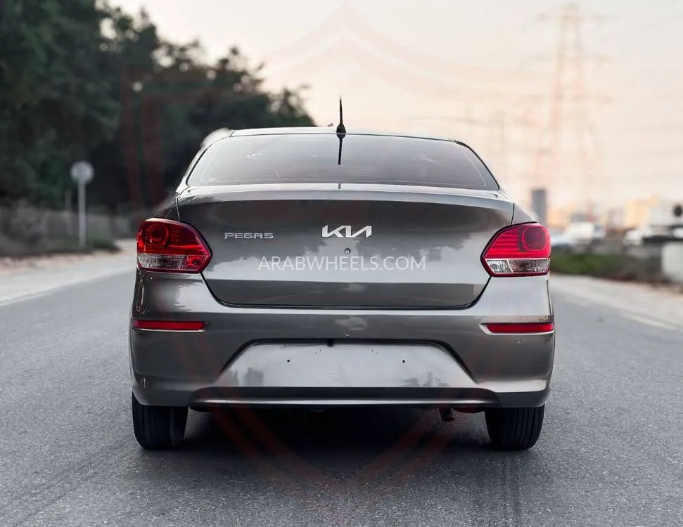 Kia Pegas 2023 for Sale in Sharjah Image-5