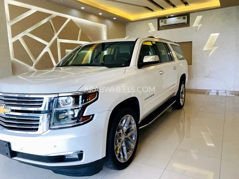 Chevrolet Suburban 2018 for Sale in Sharjah Image-2