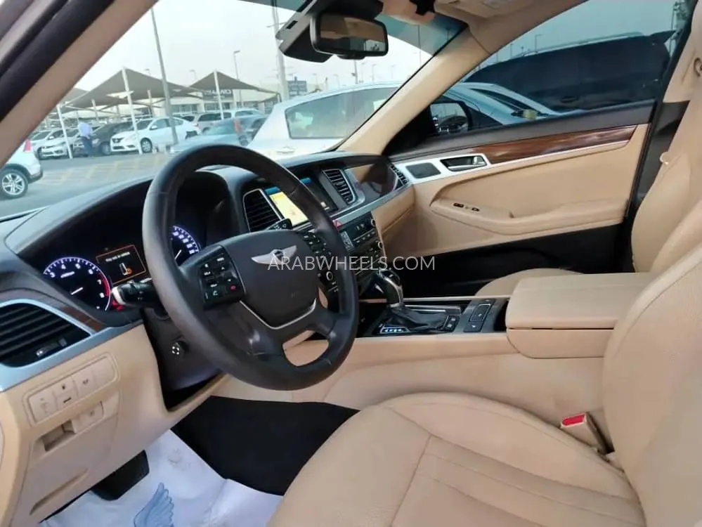Genesis G80 2015 for Sale in Dubai Image-9