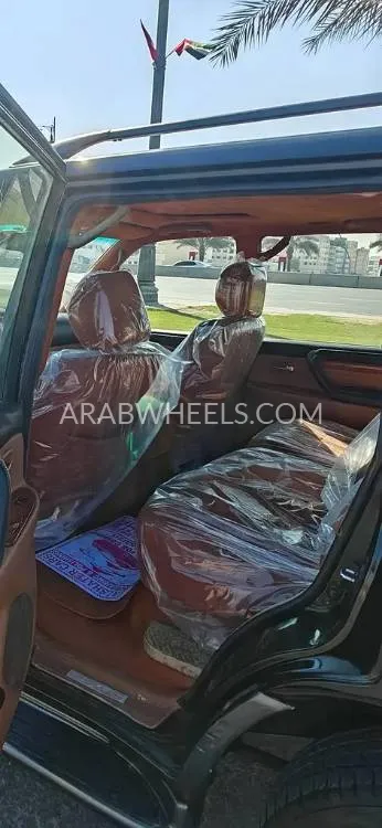 Lexus LX 2004 for Sale in Sharjah Image-11