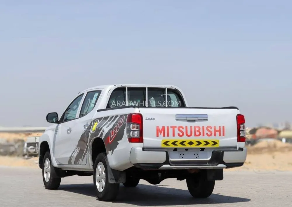 Mitsubishi L200 2020 for Sale in Sharjah Image-4