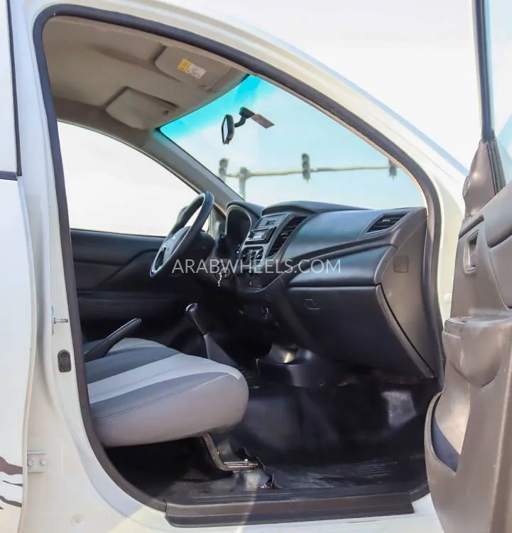 Mitsubishi L200 2022 for Sale in Sharjah Image-9