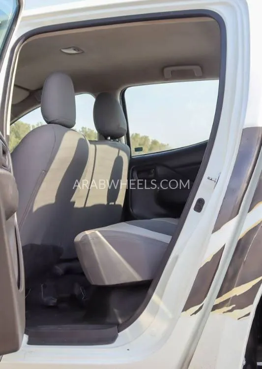 Mitsubishi L200 2022 for Sale in Sharjah Image-10